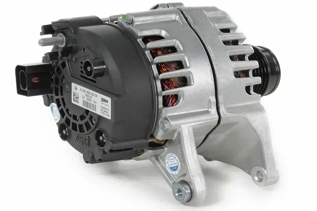 THREE-PHASE ALTERNATOR